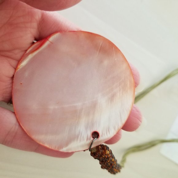 An Indi style necklace with Mother of Pearl Button - Picture 6 of 6